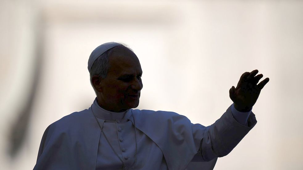 Papst Leo XIV. auf dem Petersplatz. Foto: Alessandra Tarantino/AP/dpa