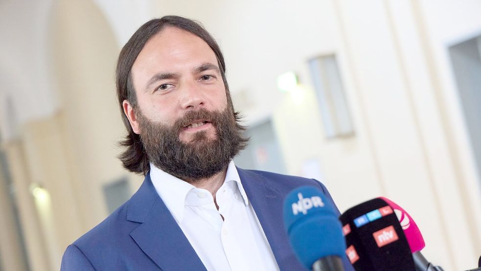 Verteidiger Bott befragte den Ex-Mann seiner Mandantin über viele Stunden. Foto: Georg Wendt