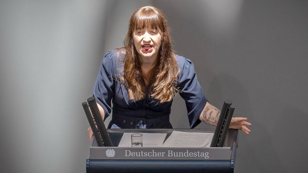 Reichinnek bleibt bei Kritik an Sozialreformen. Foto: Michael Kappeler/dpa