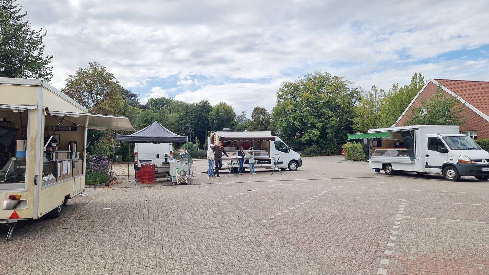 Zum Schluss standen beim Nachmittagsmarkt nur noch vier Verkaufswagen auf dem Vogelsangplatz. Foto: Tatjana Gettkowski