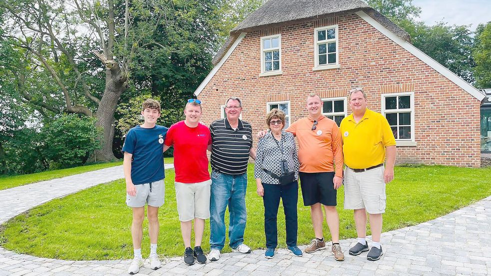 Begaben sich auf die Suche ihrer familiären Herkunft (von links): Daniel, Tyler, Barry, Wilma, Michael und Eric Suits. Foto: privat