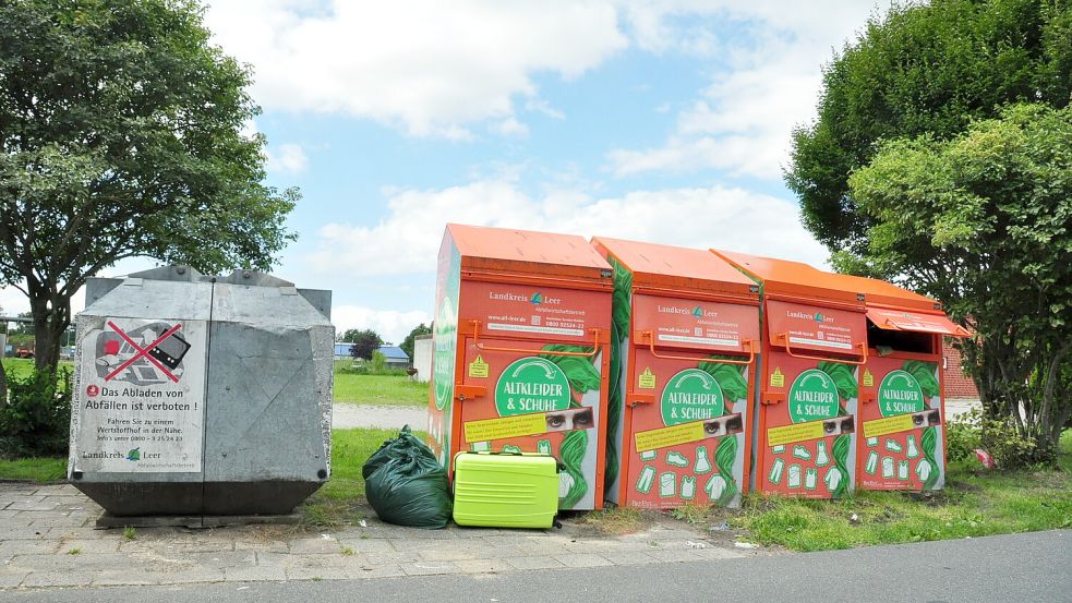 Mehrere Containerstandorte im Stadtgebiet Weener sollen bald videoüberwacht werden. Zuerst ist dieser am Kleinen Bollen dran. Foto: Bodo Wolters/Archiv