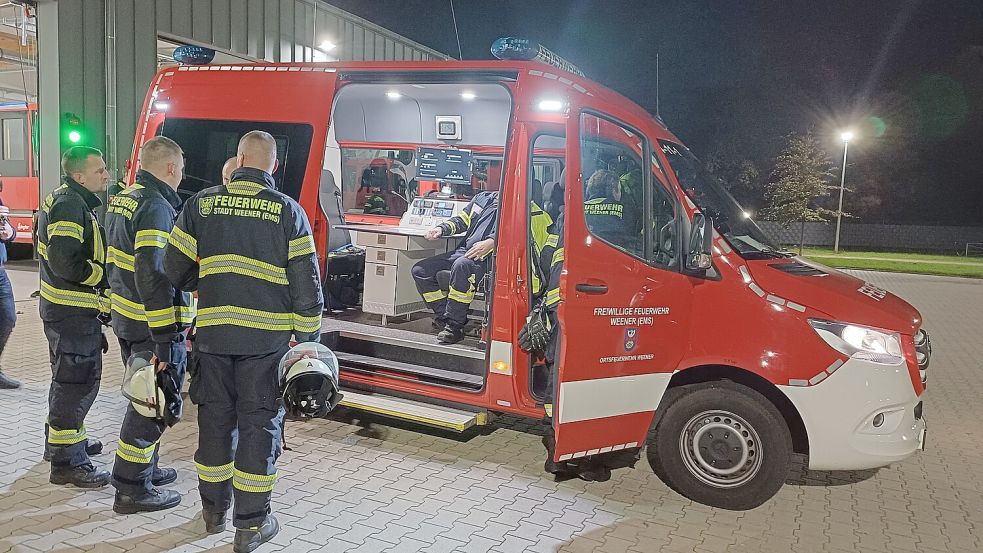 Zahlreiche Kräfte waren im Einsatz. Foto: Joachim Rand/Feuerwehr