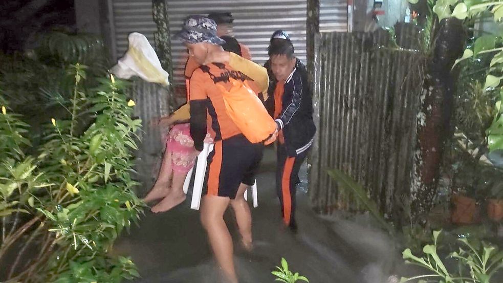 Hunderttausende Menschen mussten aus ihren Häusern evakuiert werden. Foto: Uncredited/Philippine Coast Guar