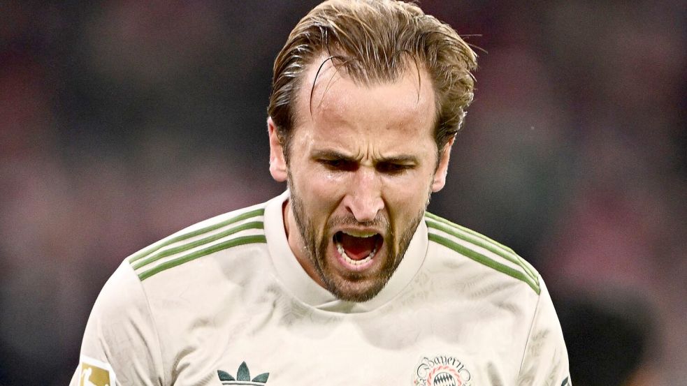 Harry Kane bejubelt sein 99. Pflichtspiel-Tor für den FC Bayern. Foto: Harry Langer