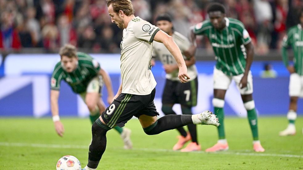 Makellos vom Punkt: Auch seinen 18. Bundesliga-Elfmeter verwandelt Harry Kane. Foto: Harry Langer