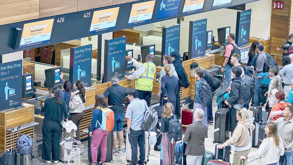 Wann am Hauptstadtfughafen BER die Folgen eines IT-Angriffs auf einen Dienstleister behoben sind, ist unklar. (Archivbild) Foto: Michael Ukas