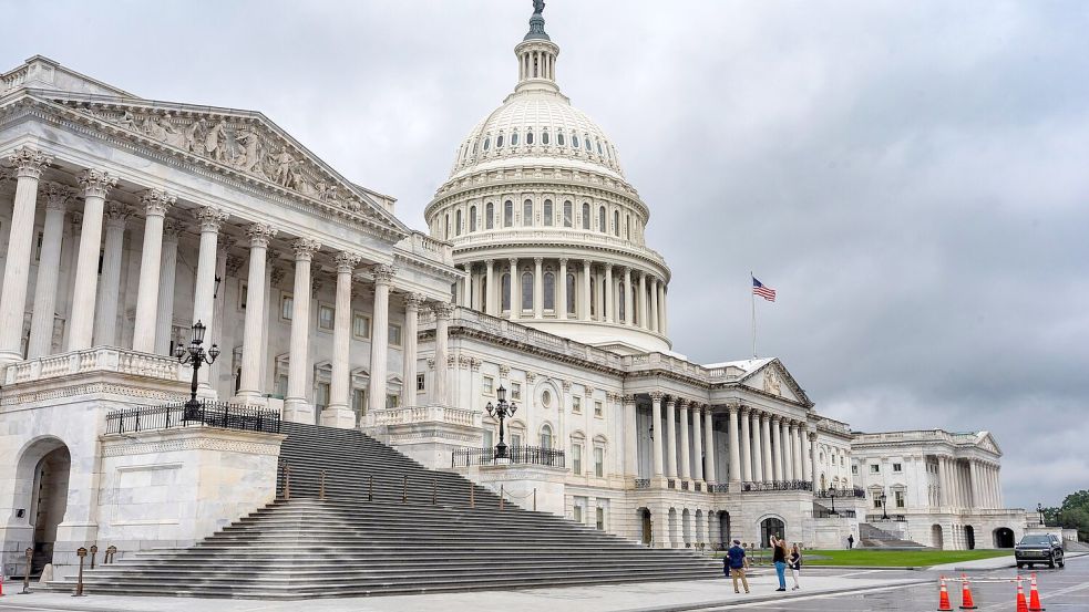 Demokraten und Republikaner treffen sich am Montag, um über den befürchteten „Shutdown“ zu sprechen. Foto: J. Scott Applewhite/AP/dpa