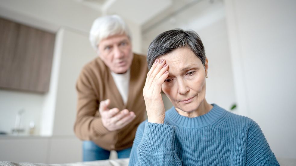 Wenn die Beziehungszufriedenheit rapide bergab geht und es kein Zurück mehr gibt, ist es egal, wie lange die Beziehung schon ging. Foto: IMAGO/Dimitrii Marchenko