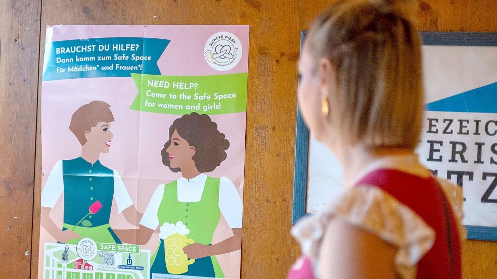 Der „Safe Space“ wirbt unter anderem mit Plakaten und Flyern (Archivbild). Foto: Leonie Asendorpf