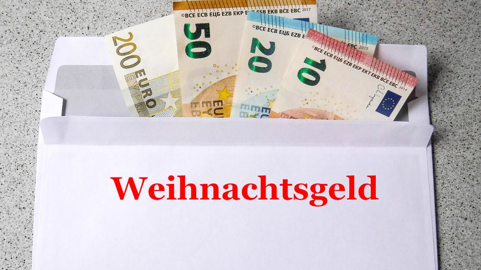 Beamte in Schleswig-Holstein wollen ihr Weihnachtsgeld zurück. Foto: IMAGO/Lobeca/Ralf Homburg