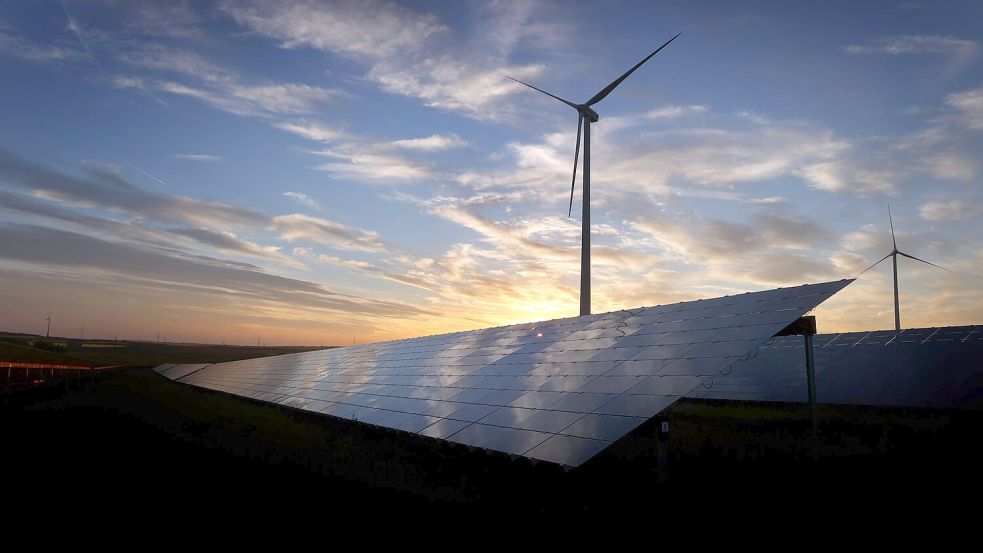 Solarstrom legt in Deutschland weiter zu - die Stromerzeugung von Windrädern ging zurück. Foto: Karl-Josef Hildenbrand