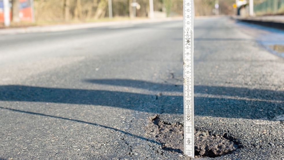 Eines von vielen aktuellen Sorgenkindern in Osnabrück: Die Mindener Straße in Lüstringen ist reichlich hinüber. Hätte die Stadt das verhindern können? Foto: André Havergo