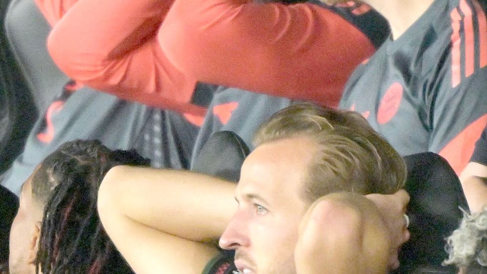 Nach seinem nächsten Doppelpack durfte Harry Kane die letzte halbe Stunde entspannt von der Bank aus zuschauen. Foto: Peter Kneffel