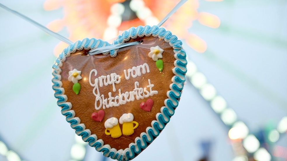 Wenn der Herbst naht, nimmt das Angebot für Oktoberfeste auch in der Region Osnabrück zu – doch ist das immer noch der Fall? Mehrere Gastronomen und Veranstalter sehen inzwischen einen rückläufigen Trend. Foto: Felix Hörhager/dpa