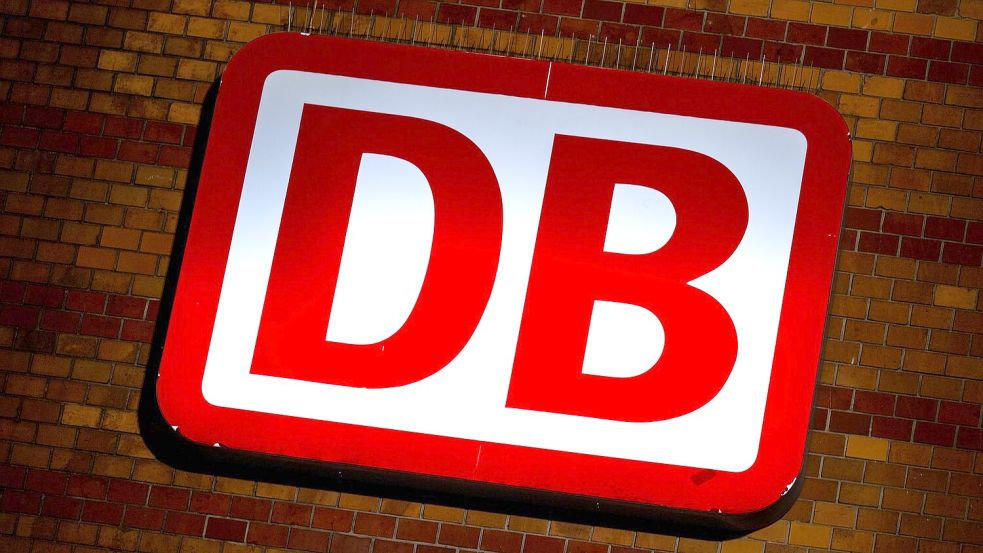 Mit dem neuen Fahrplan der Deutschen Bahn werden einige Verbindungen in Ostfriesland dünner. Foto: Sina Schuldt/dpa