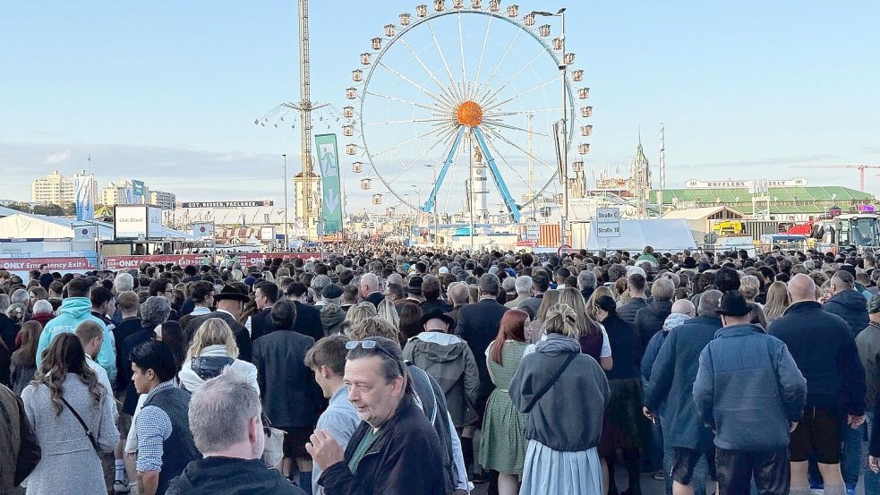 Die Wiesn war stundenlang gesperrt. Foto: Christof Rührmair