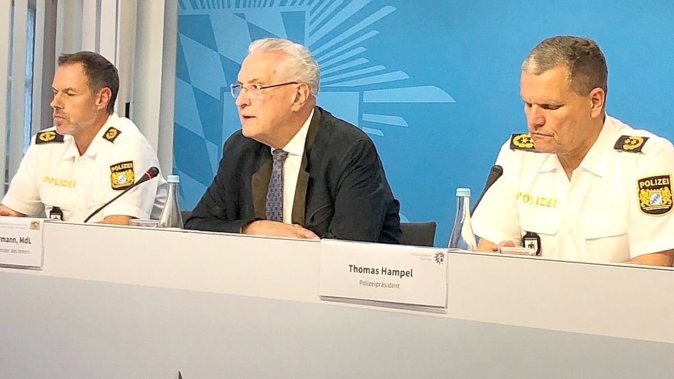 Die Ermittler sehen das Motiv des Täters bisher im familiären Bereich. Foto: Regina Wank/dpa