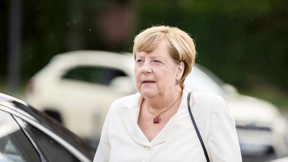 Merkel geht hart mit der AfD ins Gericht. (Archivbild) Foto: Christoph Soeder/dpa