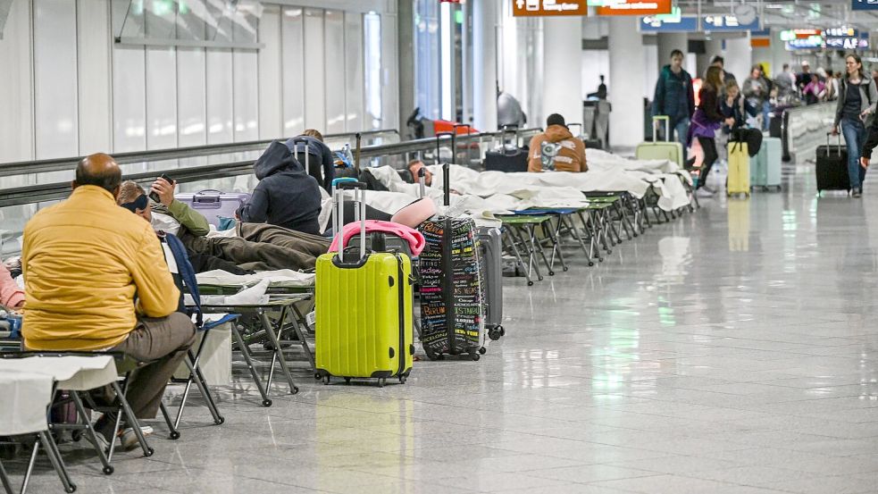 17 Flüge fielen am Donnerstagabend am Münchner Flughafen aus. Foto: Jason Tschepljakow/dpa