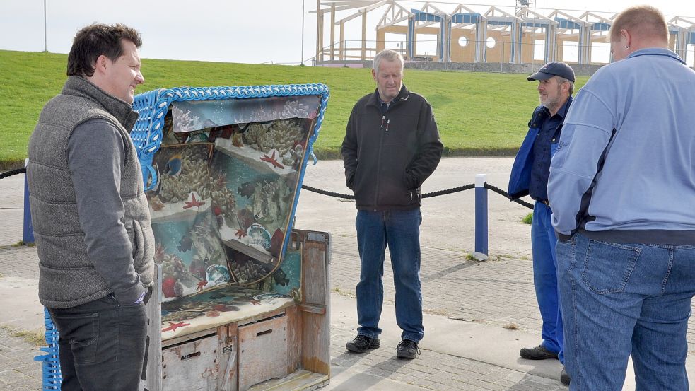 In Harlesiel werden ausgemusterte Strandkörbe versteigert. Foto: Susanne Ullrich/Archiv