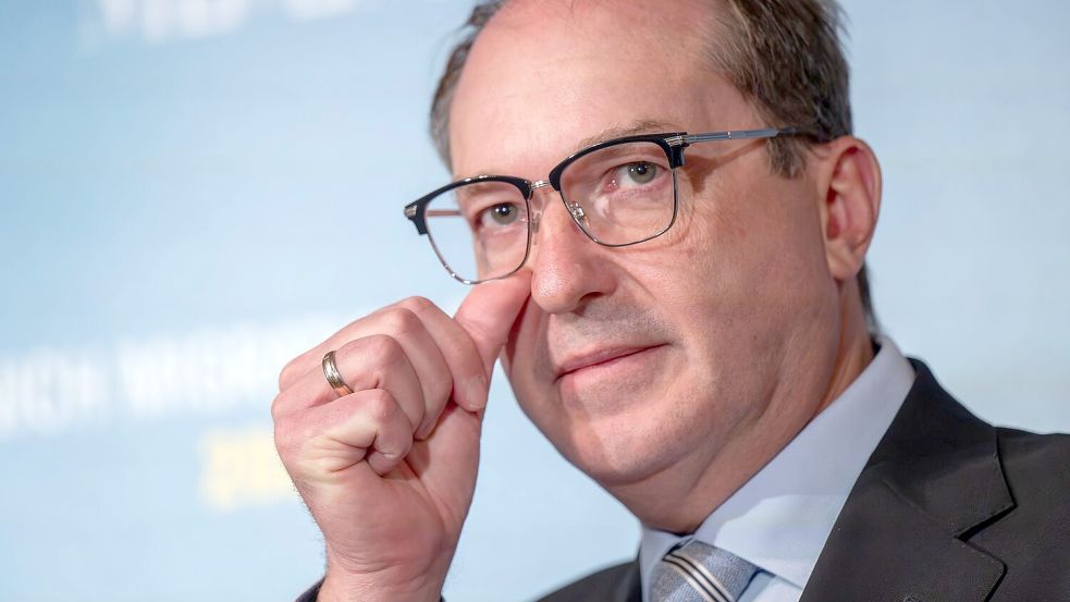 Bundesinnenminister Alexander Dobrindt will beim Thema Migration weiter Druck machen und die europäische Asylpolitik „schärfen und härten“ - konkrete Ergebnisse gab es beim Treffen mit seinen Amtskollegen in München aber keine. Foto: Peter Kneffel/dpa