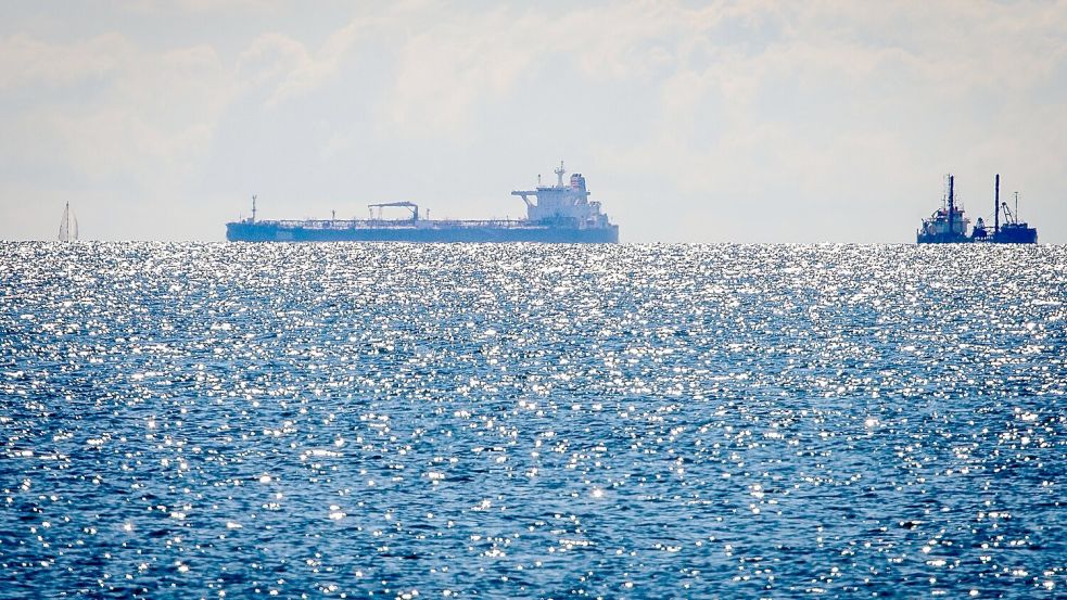 Die russische Schattenflotte ist laut Greenpeace eine Gefahr für die Ostsee. (Archivbild) Foto: Jens Büttner