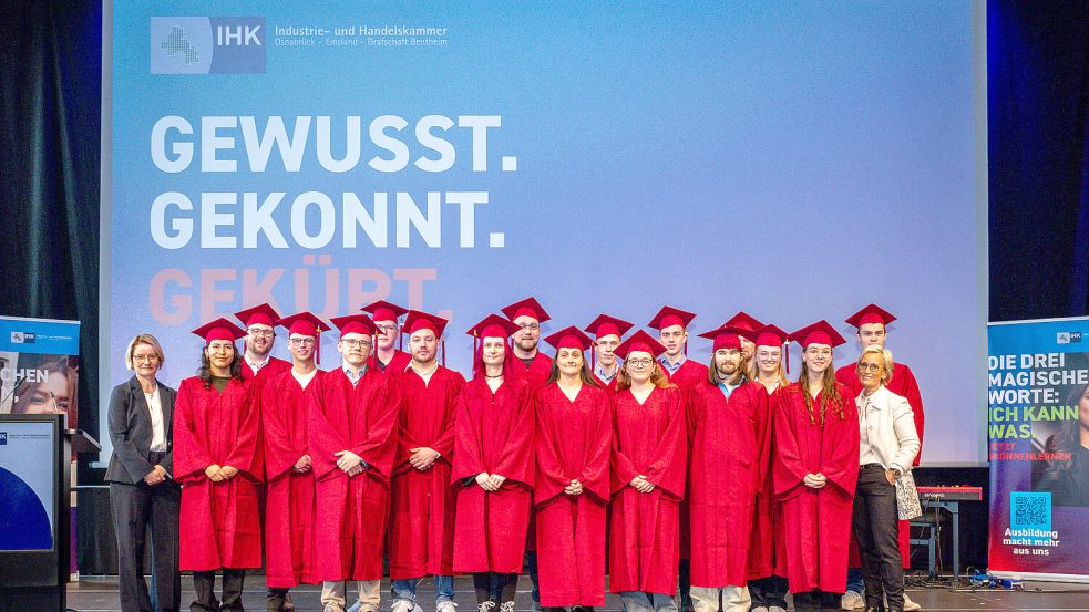 Die 44 prüfungsbesten IHK-Absolventen wurden in der Osnabrückhalle geehrt. Hier: die besten aus der Region Osnabrück. Foto: IHK