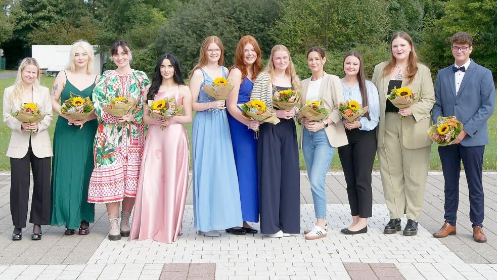 Die Pflegeschüler des Klinikums Emden und der Ubbo-Emmius-Klinik Aurich feierten gemeinsam ihr bestandenes Examen. Foto: privat