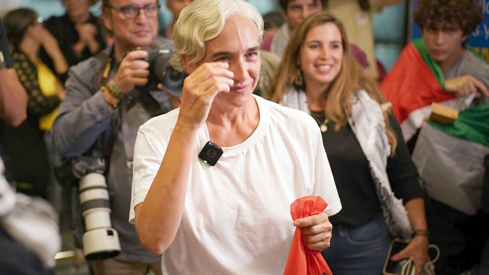 Barcelonas frühere Bürgermeisterin Ada Colau gehörte zu den mehr als 400 Menschen, die in Gewahrsam genommen wurden. Foto: Joan Mateu Parra/AP/dpa