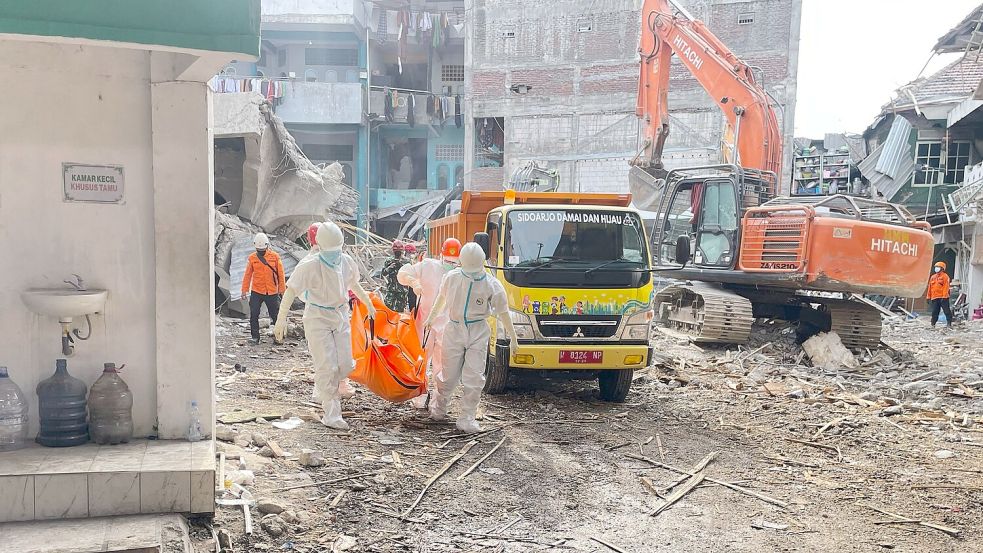 Die Bergungsarbeiten sind nach einer guten Woche mittlerweile abgeschlossen. Foto: Trisnadi/AP/dpa