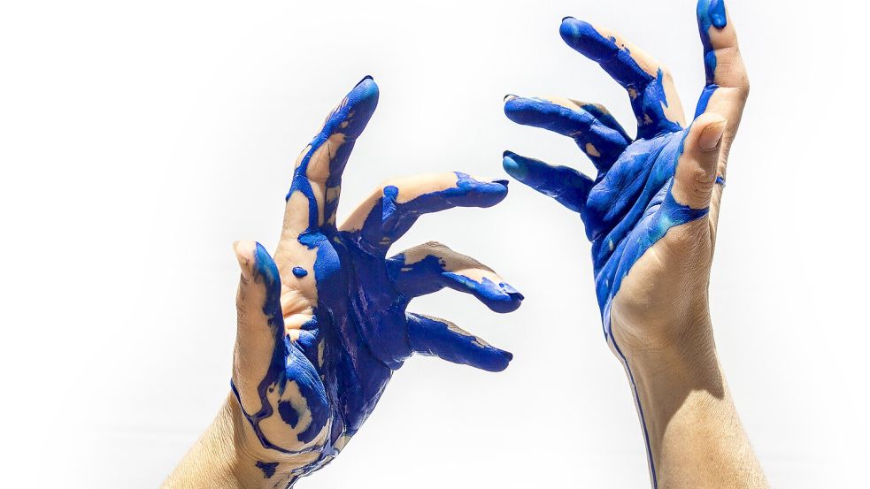 Das sogenannte „Schlumpf-Spray“ färbt Angreifer blau. Symbolfoto: Pixabay