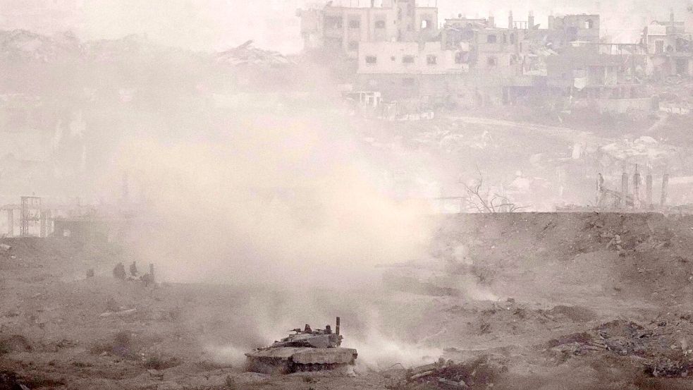 Die genauen Punkte für den möglichen Teilabzug Israels in Gaza bleiben umstritten. (Archivbild) Foto: Leo Correa/AP/dpa