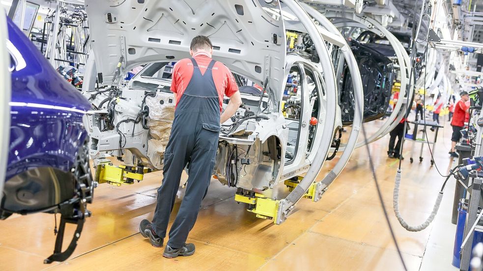 Die Stimmung in der deutschen Autoindustrie ist gesunken. (Symbolbild) Foto: Jan Woitas