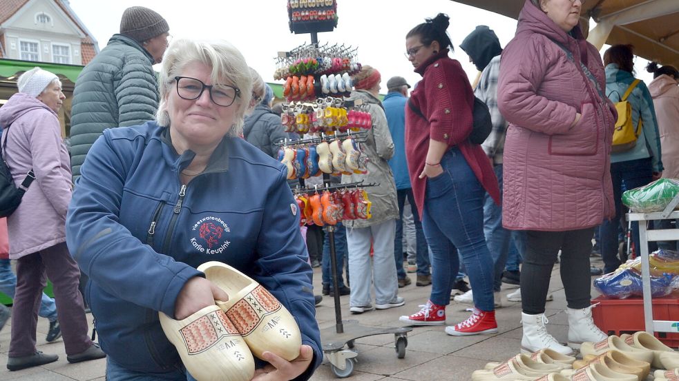Zum 1. Hollandmarkt auf dem Marktplatz kamen Ende März zahlreiche Besucher. Im kommenden Jahr findet der Markt am 29. März 2026 statt. Foto: Archiv/Aiko Recke
