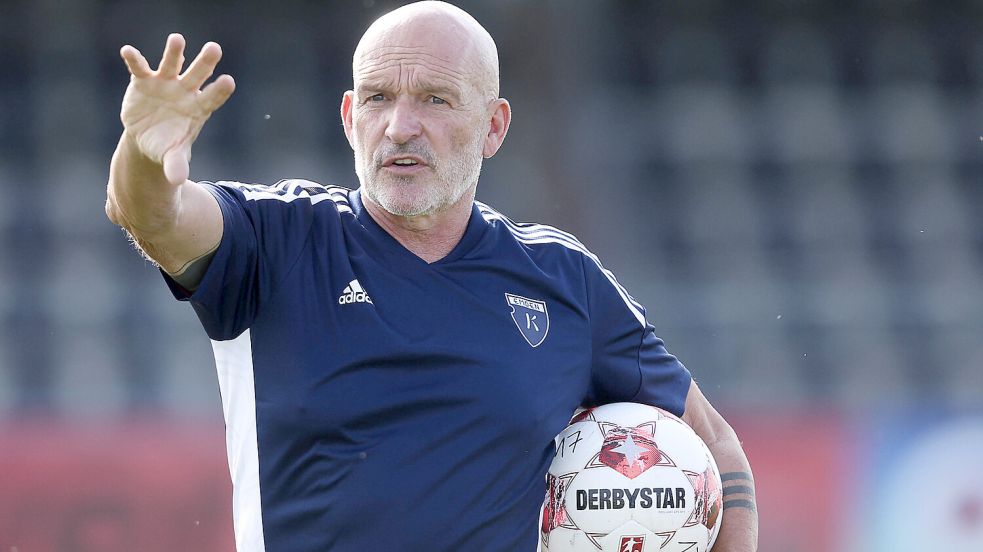 Trainer Stefan Emmerling hat vom VfB Oldenburg eine hohe Meinung. Foto: Doden/Emden