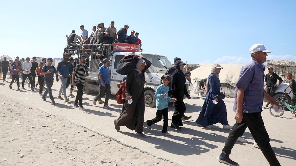 Viele Palästinenser sind seit Beginn der Waffenruhe in den Norden des Gazastreifens zurückgekehrt. Foto: Rizek Abdeljawad/XinHua/dpa