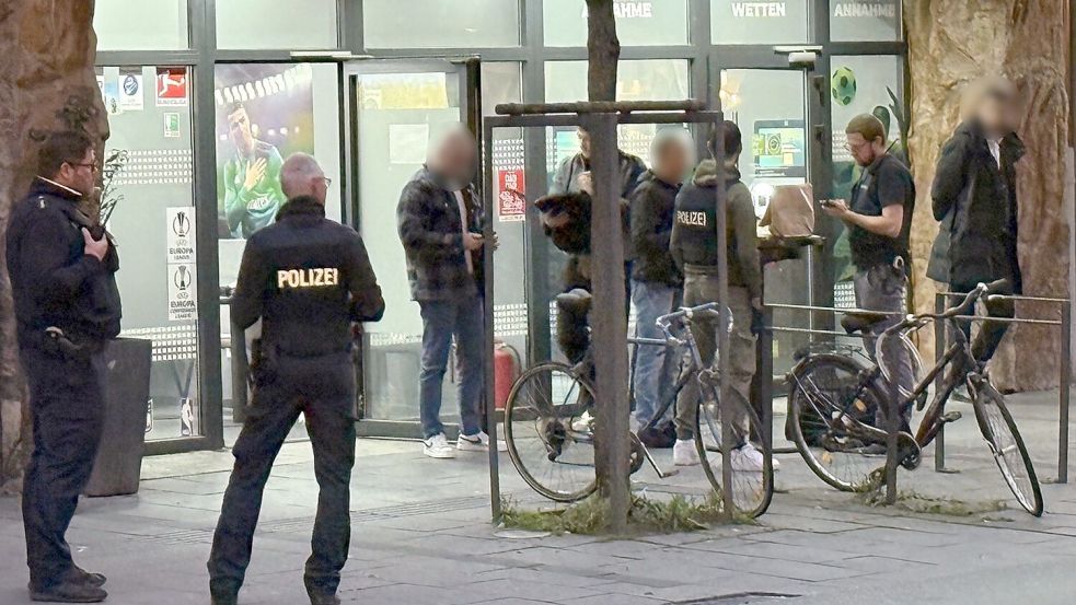 Der Tatort liegt mitten in der Innenstadt. Foto: Mike Seeboth/dpa