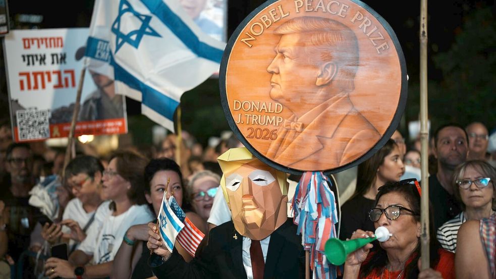 Bei der Kundgebung in Tel Aviv waren „Danke Trump“-Sprechchöre zu hören. Foto: Emilio Morenatti/AP/dpa