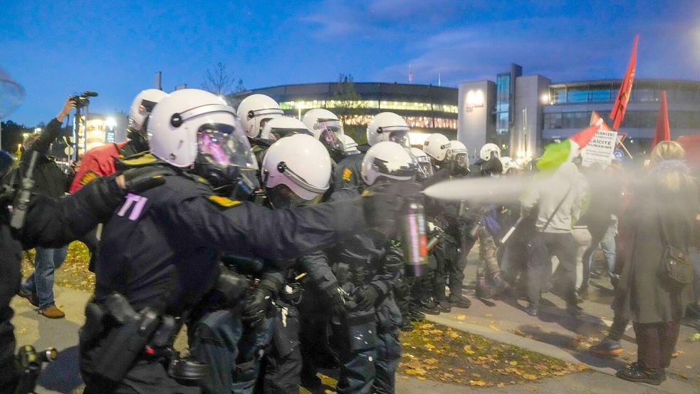 Die Proteste blieben nicht friedlich. Foto: Javad Parsa/NTB/dpa