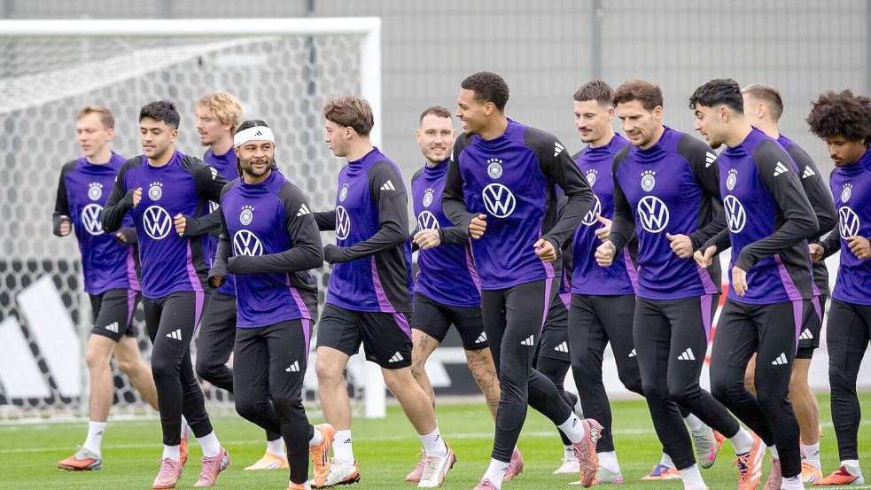 Vor dem Abflug nach Belfast trainiert die DFB-Elf in Herzogenaurach. Foto: Daniel Karmann