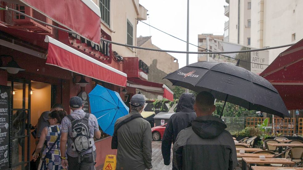 Auch Touristen bekamen das schlechte Wetter zu spüren. Foto: Clara Margais