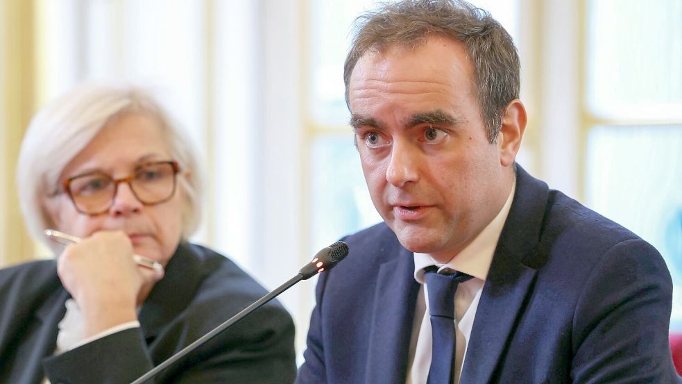 Frankreichs Premier hat die neue Regierung zur Überwindung der politischen Krise im Land aufgerufen. Foto: Alain Jocard/AFP Pool/AP/dpa