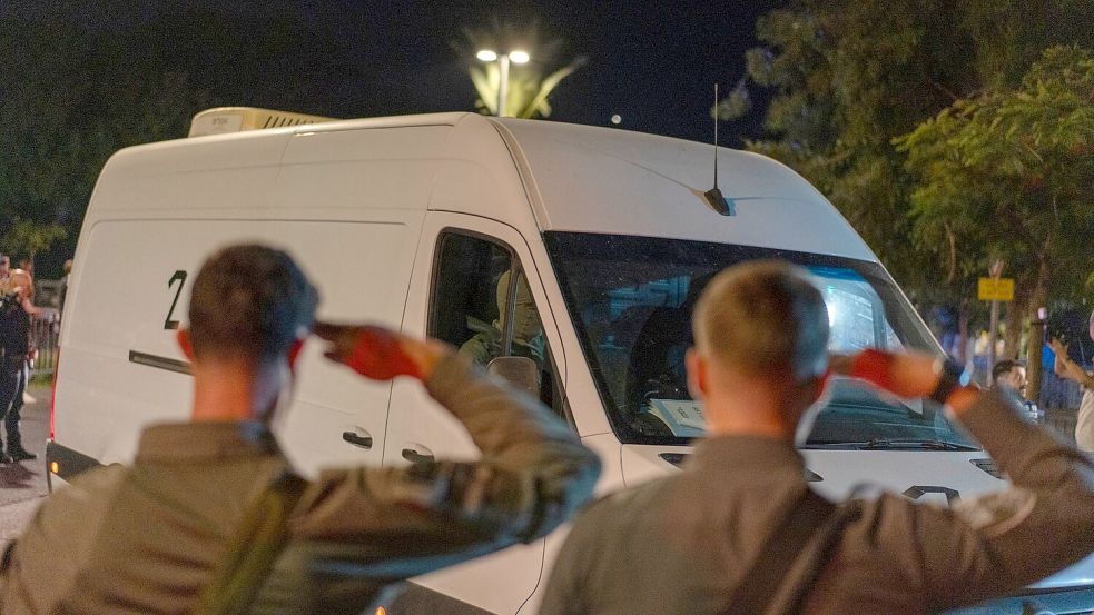 Bisher hat die Hamas acht Leichen von Geiseln übergeben. (Archivbild) Foto: Ilia Yefimovich/dpa