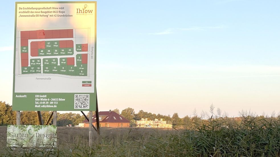 Blick auf das Neubaugebiet in Riepe. Hier sind die Hälfte der Grundstücke verkauft, aber erst wenige Häuser im Bau. Foto: Christin Wetzel