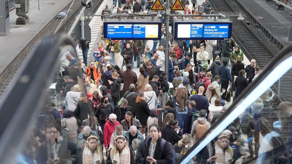 Jeden Tag fahren hunderte Züge am Hamburger Hauptbahnhof. Foto: Marcus Brandt/dpa