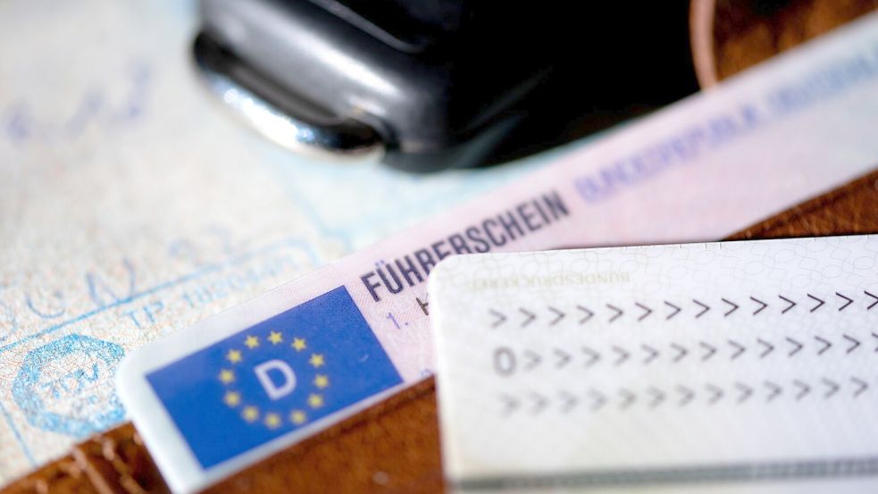 Die Bundeswehr wirbt mit einem satten Zuschuss zum Führerschein um Nachwuchs. Führerscheine kosten mittlerweile 4.000 Euro und mehr. Foto: Sven Hoppe