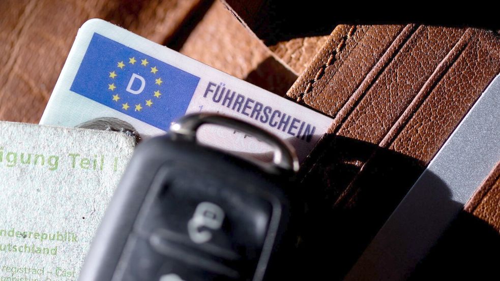 Bundesverkehrsminister Patrick Schnieder hält die Kosten für den Führerschein in Deutschland für zu hoch. (Symbolbild) Foto: Sven Hoppe