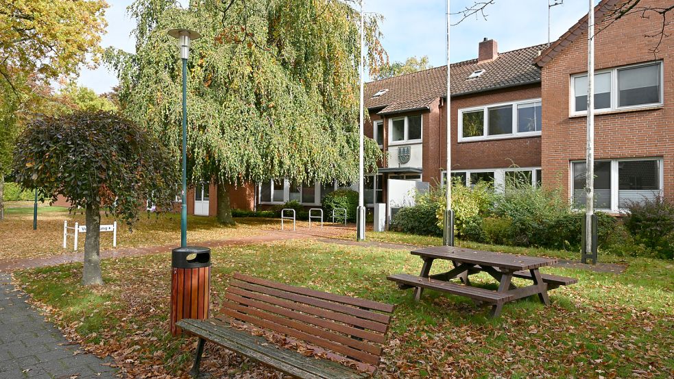 Der Samtgemeindeausschuss hat dem neuen Standort für das Feuerwehrhaus in Holtland zugestimmt. Foto: Klaus Ortgies/Archiv