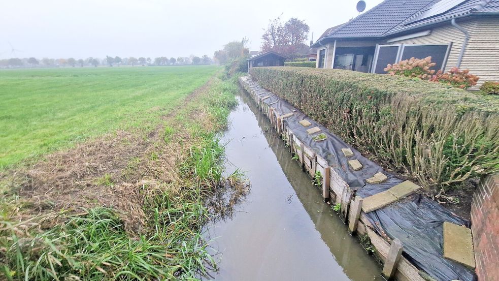 Durch die Reinigung der Gräben soll das Wasser bei starken Regenfällen schneller abgeleitet werden. Foto: Tatjana Gettkowski